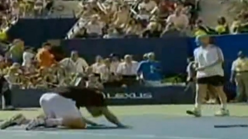 découvrez les deux meilleurs services du tennis selon andy roddick, une légende du sport, et apprenez ce qui fait la différence au plus haut niveau.