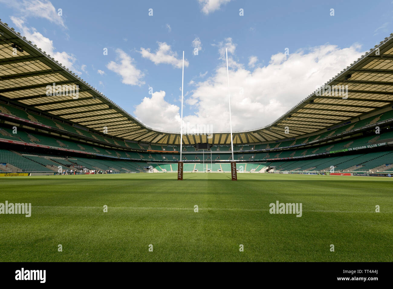 découvrez comment le terrain de rugby peut inspirer de nouvelles perspectives dans le football, alliant stratégie et passion sur deux sports emblématiques.