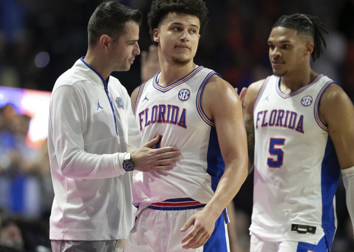 dĂ©couvrez comment todd golden a transformĂ© les florida gators en une Ă©quipe en pleine forme et prĂȘte Ă dominer la saison.