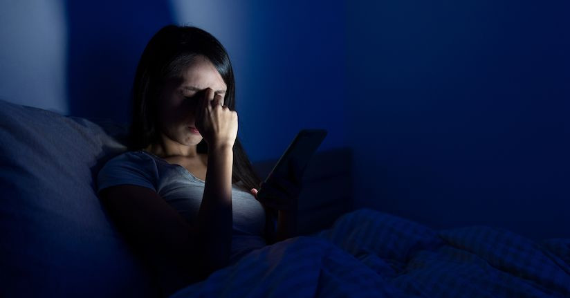 découvrez comment les sols led glissants utilisés lors du tournoi big 12 peuvent provoquer des migraines et affecter la performance des joueurs.