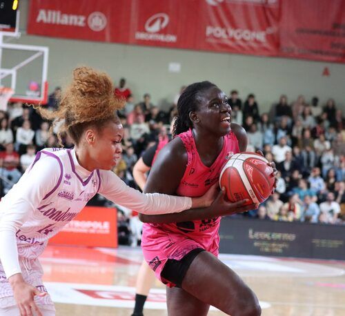 découvrez le top 10 des joueuses clés du basket universitaire féminin à suivre absolument avant le march madness, avec leurs performances et impacts majeurs sur la saison.