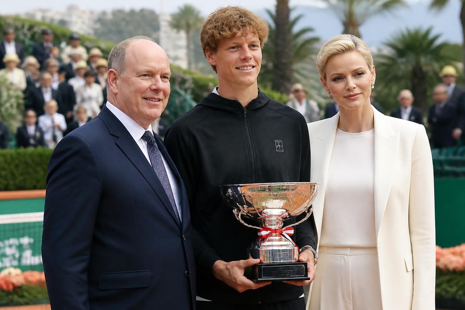 après sa victoire à monte-carlo, sinner rend hommage au prince et à la princesse de monaco, mettant en lumière leur présence lors de cet événement prestigieux.