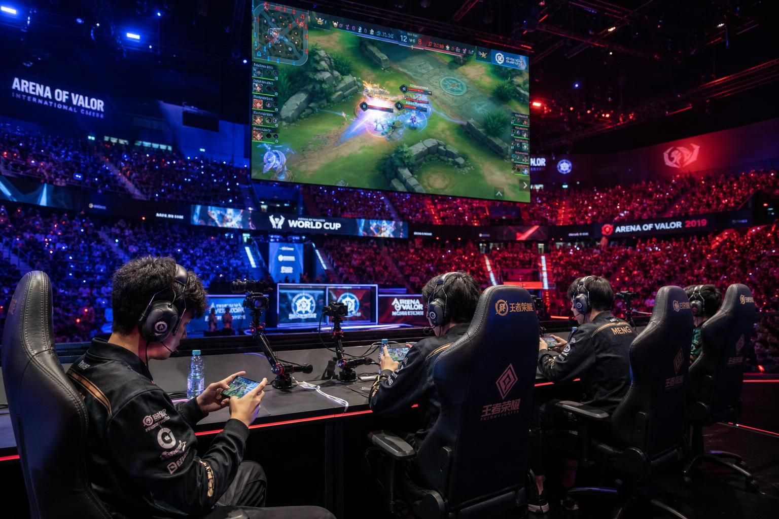 découvrez comment les jeux mobiles révolutionnent la coupe du monde esports et pourquoi ils deviennent une véritable mine d’or à l’échelle mondiale dans l’univers de l’esport.