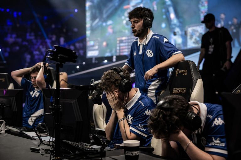 découvrez comment la karmine corp a échoué en finale du tournoi league of legends aux esports world cup, revenant sur les moments clés de cette compétition intense.